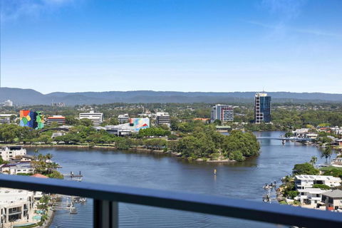 Avalon Apartments - QStay - New Castle Holiday 1