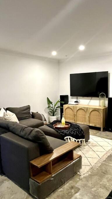 Avalon Beach Guesthouse - New Castle Holiday 4