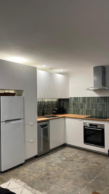 Avalon Beach Guesthouse - New Castle Holiday 3