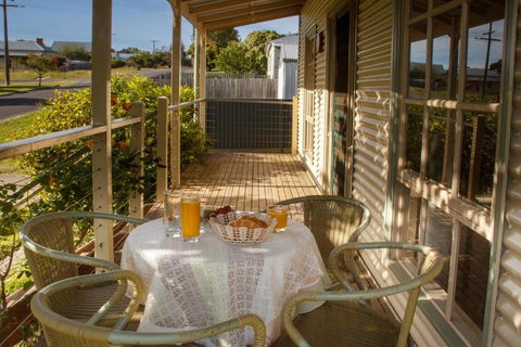 Aveley - Daylesford - New Castle Holiday 0