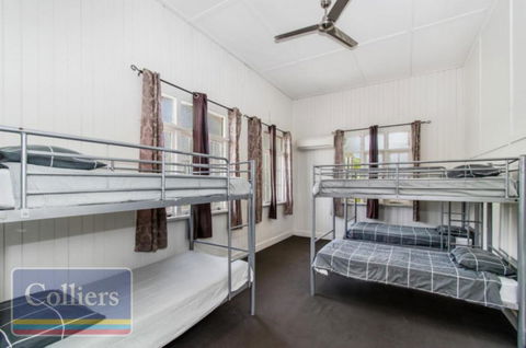 Avenues Xchange - New Castle Holiday 3