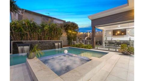 Avoca Beach Retreat - New Castle Holiday 1
