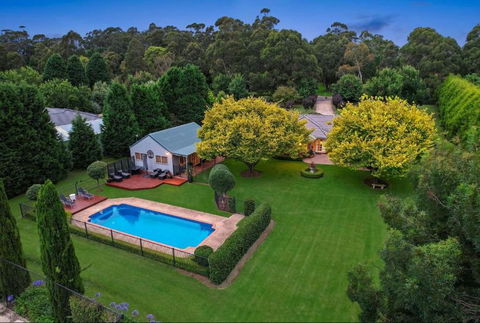 Avonlea, Bowral, Southern Highlands - New Castle Holiday 0
