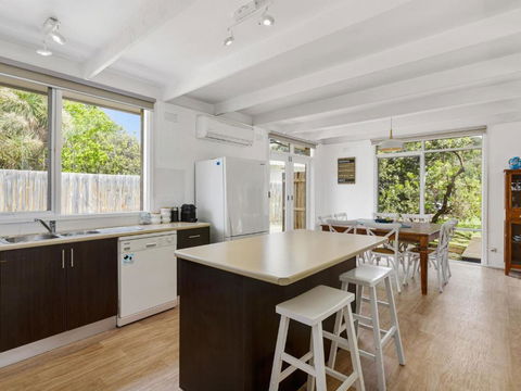 Avonlea Sorrento Holiday House - New Castle Holiday 2