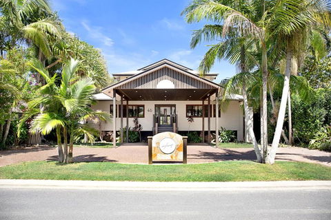 Away Guesthouse- Away On Shirley Lane - New Castle Holiday 1