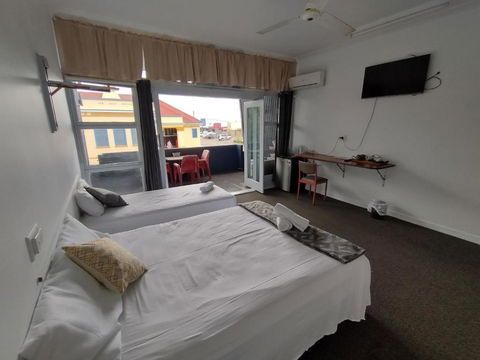 Ayr Hotel - New Castle Holiday 2