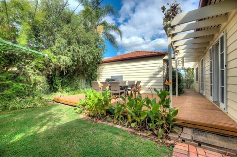 Ayr House - Echuca Holiday Homes - New Castle Holiday 3