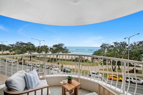 Athena By The Sea Luxurious Beachfront Retreat - CoastHM - New Castle Holiday 0