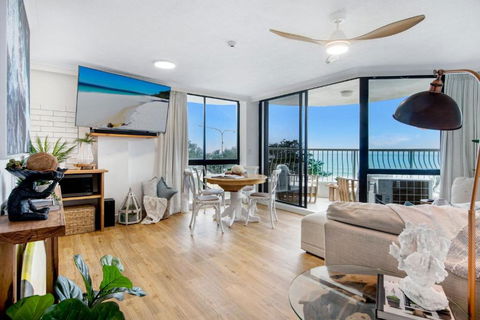 Athena By The Sea Luxurious Beachfront Retreat - CoastHM - New Castle Holiday 3