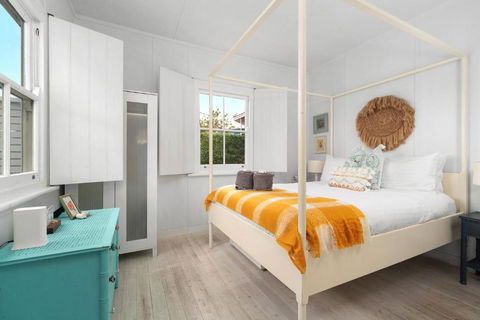 Aurora Quintessential Beachfront Couples Getaway - New Castle Holiday 2