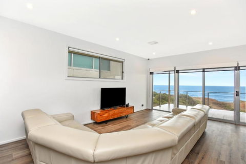 Avaya Sellicks Beachfront Getaway- Wifi - New Castle Holiday 2