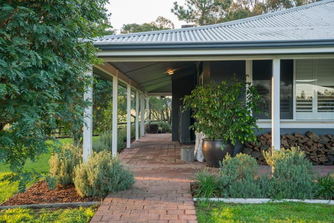 Argentille Boutique Accommodation - New Castle Holiday 3