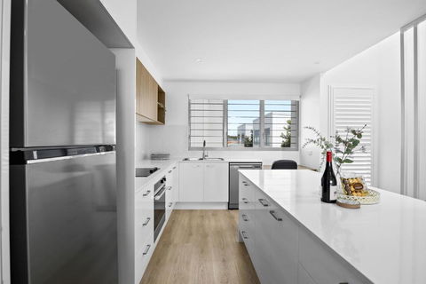 Azure River Side Townhouse - New Castle Holiday 0