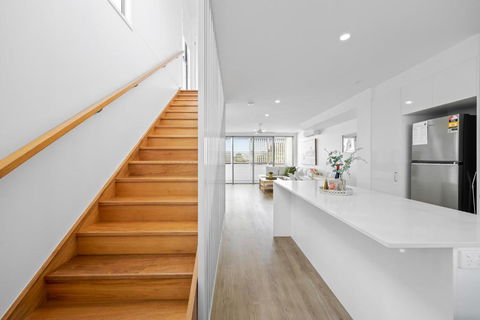 Azure River Side Townhouse - New Castle Holiday 3
