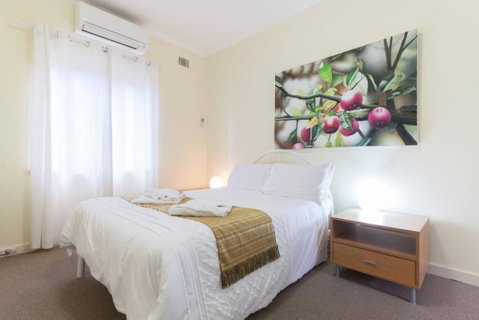 B5 Crawley Apartment 1 BRM & Sleepout Near UWA - New Castle Holiday 1