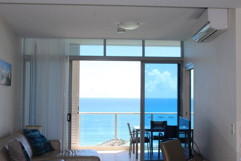 Blue C Coolangatta - New Castle Holiday 30