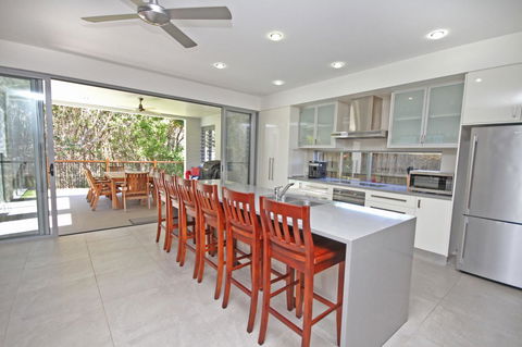 48 Boardrider Crescent, Mt Coolum - Pet Friendly, WiFi, Linen Incl. 500 BOND - New Castle Holiday 2