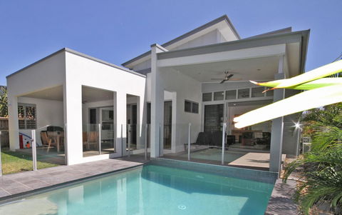 48 Boardrider Crescent, Mt Coolum - Pet Friendly, WiFi, Linen Incl. 500 BOND - New Castle Holiday 1
