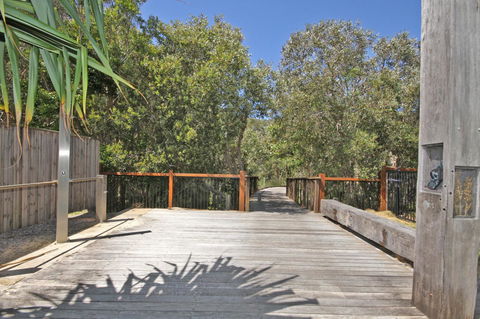 48 Boardrider Crescent, Mt Coolum - Pet Friendly, WiFi, Linen Incl. 500 BOND - New Castle Holiday 11