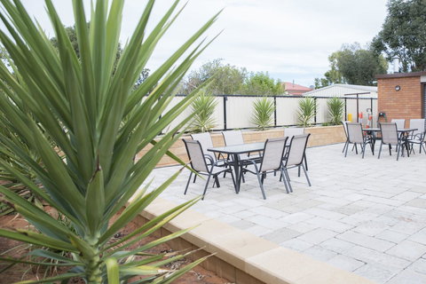 Charleville Motel - New Castle Holiday 22