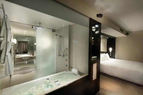 Hilton Cairns - New Castle Holiday 19