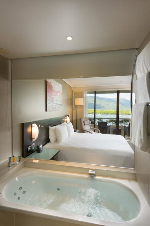 Hilton Cairns - New Castle Holiday 2
