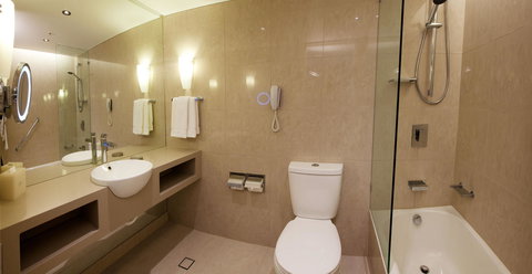 Hilton Cairns - New Castle Holiday 28