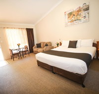 Roma Explorers Inn - New Castle Holiday