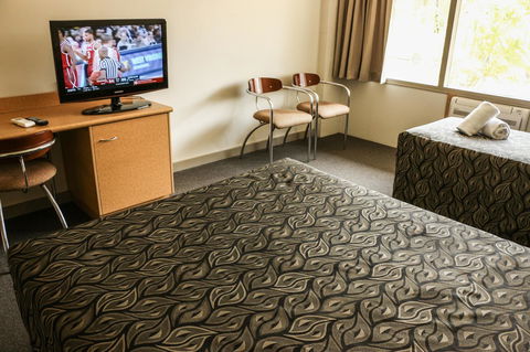 Salisbury Hotel Motel - New Castle Holiday 8