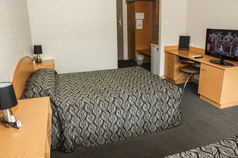 Salisbury Hotel Motel - New Castle Holiday 9