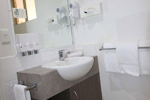 Midlander Motor Inn - New Castle Holiday 10