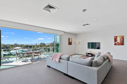 Akama Resort - New Castle Holiday 27