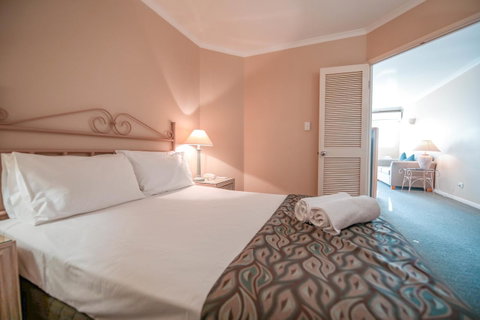 Il Palazzo Holiday Apartments - New Castle Holiday 2