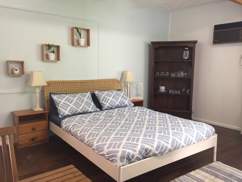 SEA-esta - New Castle Holiday 12