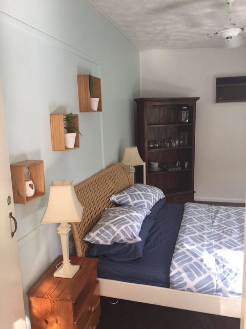 SEA-esta - New Castle Holiday 0