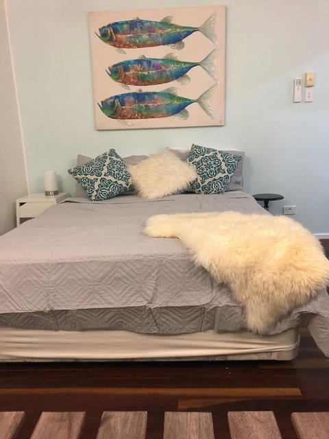 SEA-esta - New Castle Holiday 9