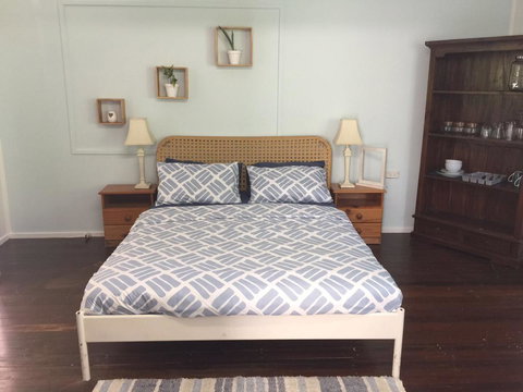 SEA-esta - New Castle Holiday 11