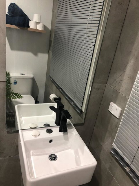 SEA-esta - New Castle Holiday 5