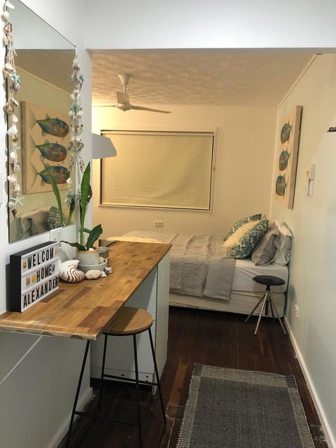 SEA-esta - New Castle Holiday 3