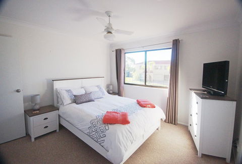 Cloud 8 On Welsby - New Castle Holiday 24