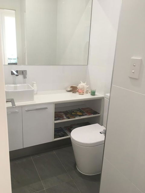 Modern Beach Villa - New Castle Holiday 8