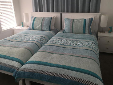 Modern Beach Villa - New Castle Holiday 0