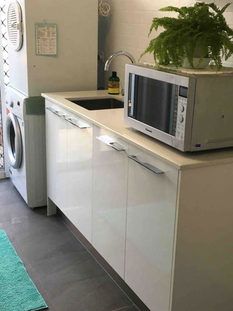 Modern Beach Villa - New Castle Holiday 9