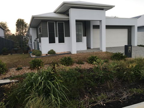 Modern Beach Villa - New Castle Holiday 2