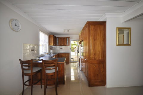 Ocean Wave - New Castle Holiday 6
