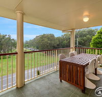 Immaculate Spacious Second Floor Unit Overlooking Pristine Parklands - New Castle Holiday