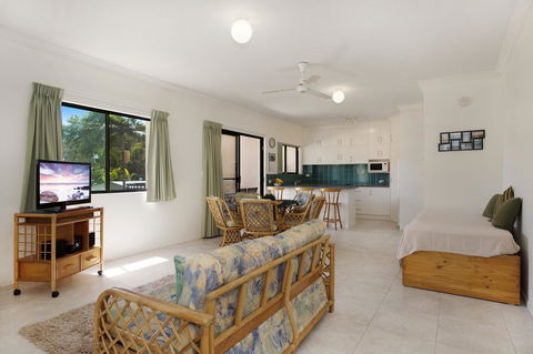Quiet Location Across From Waterfront - South Esp, Bongaree - New Castle Holiday 12