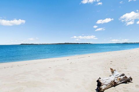 Quiet Location Across From Waterfront - South Esp, Bongaree - New Castle Holiday 18