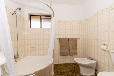 Spacious Family Unit With Incredible Views. - New Castle Holiday 14