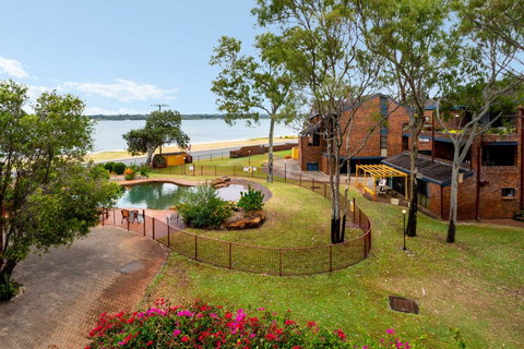 Spacious Family Unit With Incredible Views. - New Castle Holiday 8